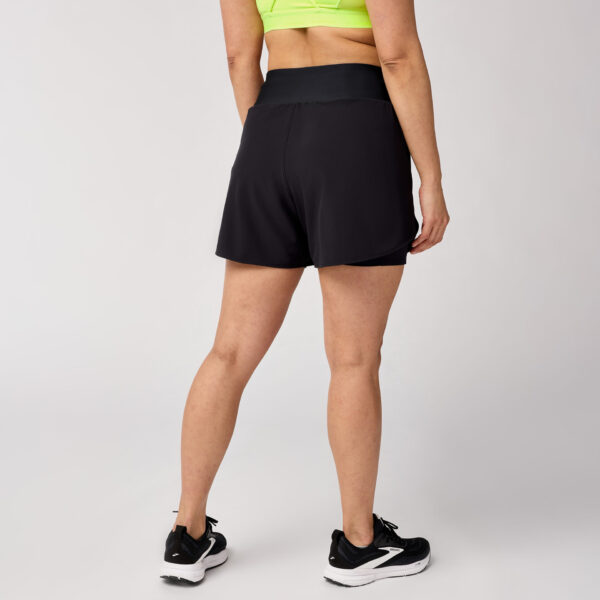 Brooks Women's Chaser 5" 2-in-1 Short 2.0 - Black - Image 2